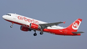 Photo of D-ABDX - Airbus A320-214 operated by Air Berlin