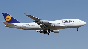 Photo of D-ABVW - Boeing 747-430 operated by Lufthansa
