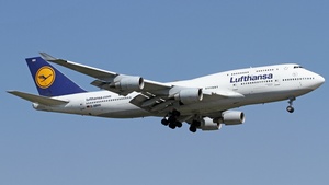 Photo of D-ABVH - Boeing 747-430 operated by Lufthansa