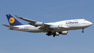 Photo of D-ABVR - Boeing 747-430 operated by Lufthansa