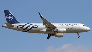 Photo of T7-MRD - Airbus A320-214 operated by MEA Middle East Airlines