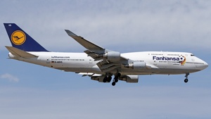 Photo of D-ABVS - Boeing 747-430 operated by Lufthansa