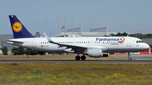 Photo of D-AIUD - Airbus A320-214 operated by Lufthansa