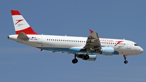 Photo of OE-LBK - Airbus A320-214 operated by Austrian Airlines