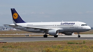 Photo of D-AIZQ - Airbus A320-214 operated by Lufthansa