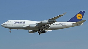 Photo of D-ABVK - Boeing 747-430 operated by Lufthansa