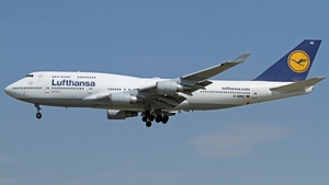 Photo of D-ABVC - Boeing 747-430 operated by Lufthansa