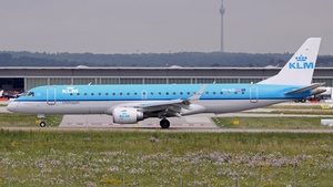 Photo of PH-EZL - Embraer ERJ-190STD operated by KLM Cityhopper