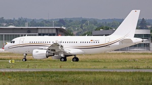 Photo of D-ALEY - Airbus A319-115(CJ) operated by DC Aviation