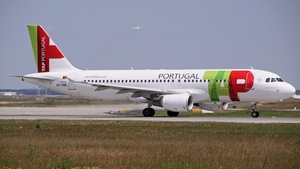 Photo of CS-TNR - Airbus A320-214 operated by TAP Air Portugal