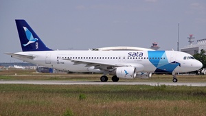 Photo of CS-TKK - Airbus A320-214 operated by SATA International