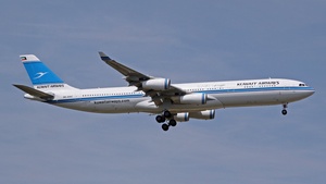 Photo with serial 101 - Airbus A340-313