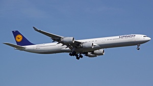 Photo of D-AIHQ - Airbus A340-642 operated by Lufthansa