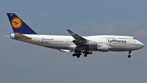 Photo of D-ABVE - Boeing 747-430 operated by Lufthansa