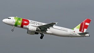 Photo of CS-TNK - Airbus A320-214 operated by TAP Air Portugal