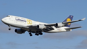 Photo of D-ABVH - Boeing 747-430 operated by Lufthansa