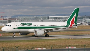 Photo of EI-EIA - Airbus A320-216 operated by Alitalia