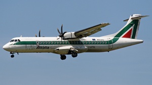 Photo of I-ATSL - ATR 72-500 operated by Alitalia Express