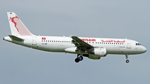 Photo of TS-IMM - Airbus A320-211 operated by Tunisair