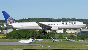 Photo of N59053 - Boeing 767-424(ER) operated by United Airlines