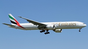 Photo of A6-EBS - Boeing 777-31H(ER) operated by Emirates