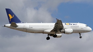Photo of EI-DSL - Airbus A320-216 operated by Air One