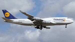 Photo of D-ABVK - Boeing 747-430 operated by Lufthansa