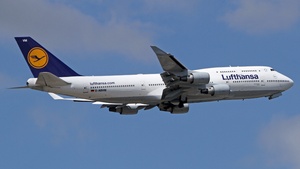 Photo of D-ABVM - Boeing 747-430 operated by Lufthansa