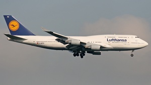 Photo of D-ABTD - Boeing 747-430(M) operated by Lufthansa