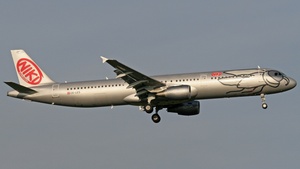 Photo of OE-LES - Airbus A321-211 operated by Niki