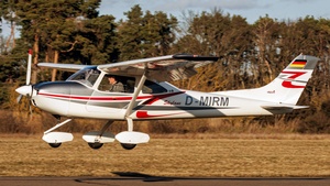 Photo of D-MIRM - AirLony Skylane operated by Private