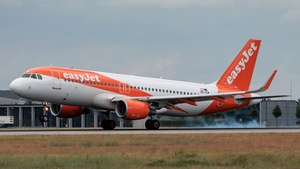 Photo of OE-ICW - Airbus A320-214 operated by easyJet Europe