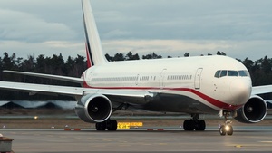 Photo of N423AX - Boeing 767-324(ER) operated by Omni Air International
