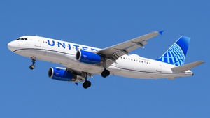 Photo of N424UA - Airbus A320-232 operated by United Airlines