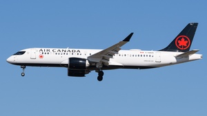 Photo of C-GWUS - Airbus A220-300 operated by Air Canada