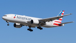 Photo of N765AN - Boeing 777-223(ER) operated by American Airlines