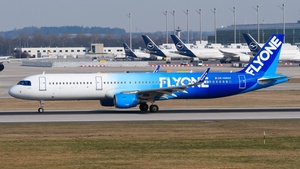 Photo of ER-00003 - Airbus A321-211 operated by FlyOne