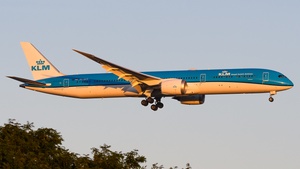 Photo of PH-BKO - Boeing 787-10 Dreamliner operated by KLM Royal Dutch Airlines