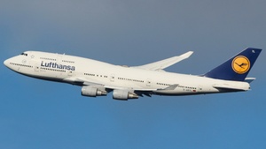 Photo of D-ABTL - Boeing 747-430 operated by Lufthansa