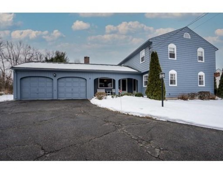 9 Old Carriage Dr, Wilbraham, MA 01095