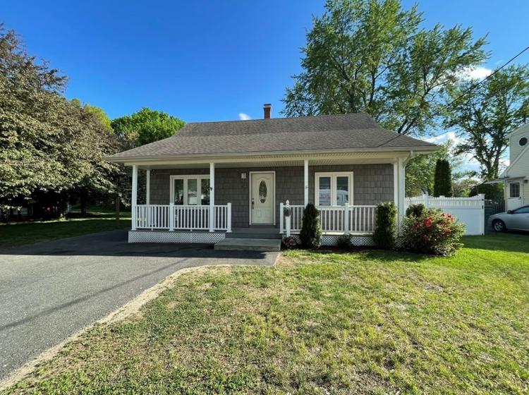 64 Emmett St, Chicopee, MA 01020