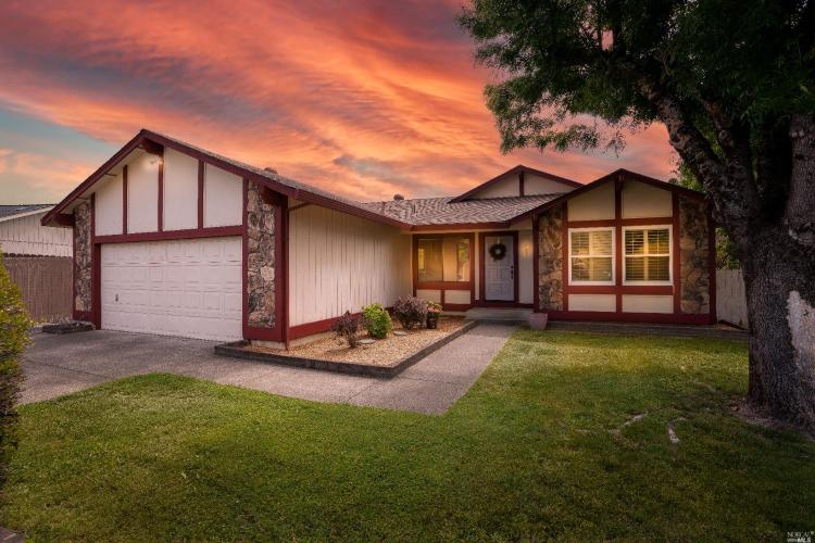 391 Sherry Drive, Ukiah, CA 95482