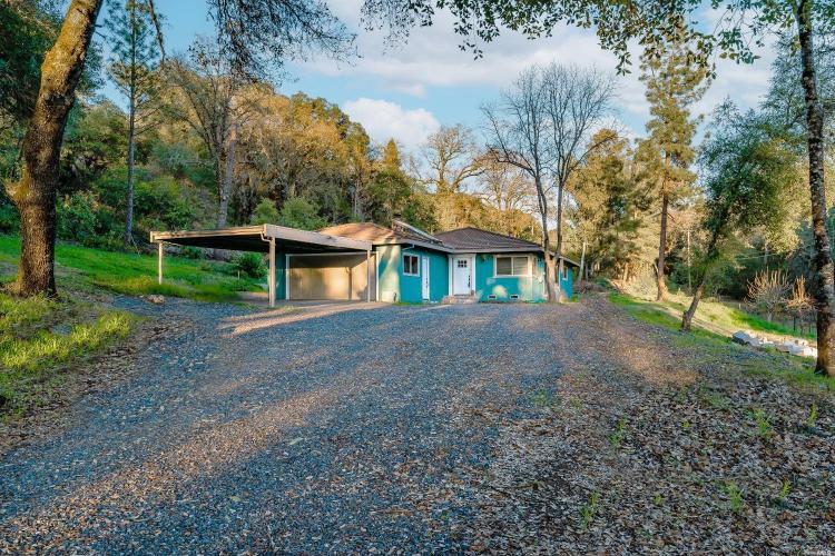 1221 Deerwood Drive, Ukiah, CA 95482
