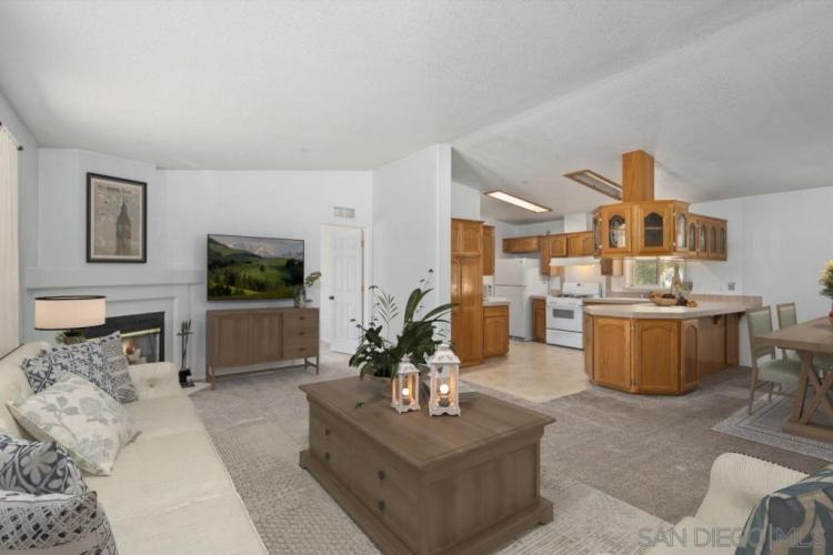 2125 Crest Drive, El Cajon, CA 92021