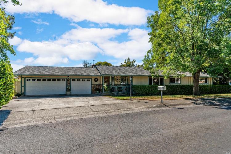 1681 Despina Drive, Ukiah, CA 95482