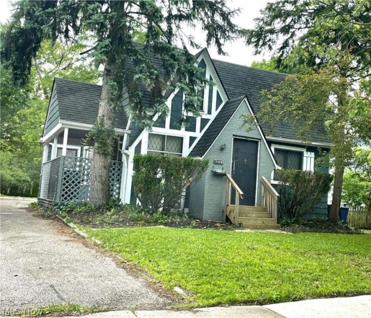 3496 Scarborough Road, Cleveland Heights, OH 44118