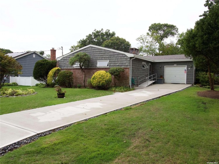 102 Gillette Avenue, Patchogue, NY 11772
