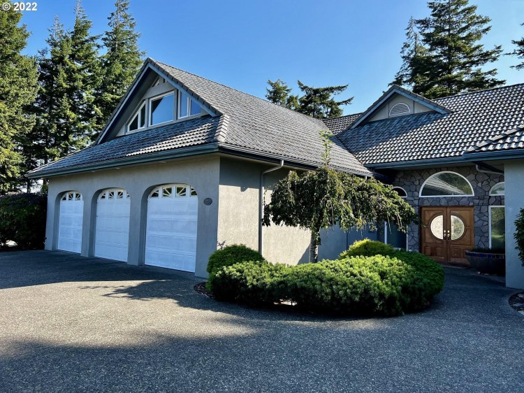 2719 ALDER RIDGE DR, NorthBend, OR 97459