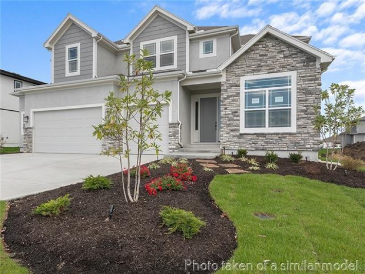 17657 Haskins Street, Overland Park, KS 66013