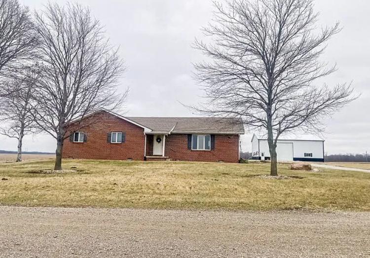 707 Henpeck Rd, Veedersburg, IN 47933